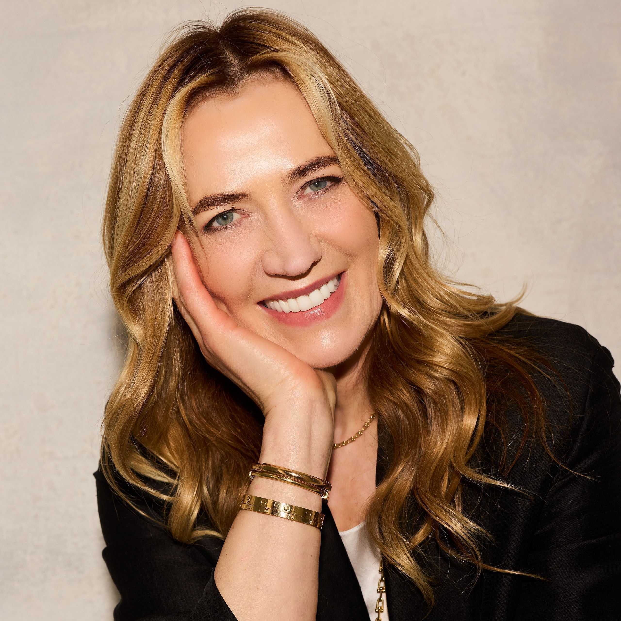 From My Desk: Notes, Skin, and Substack