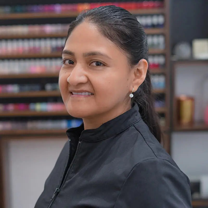 AURELIA GUAMAN